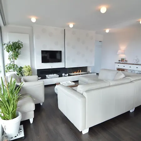 Modern In With Terrace Apartment *